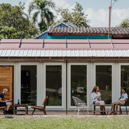 The Yard Hostel Chiang Mai Exterior foto